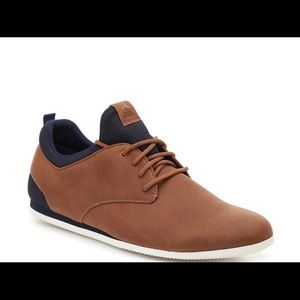 I’m selling a pair of men’s Aldo shoes